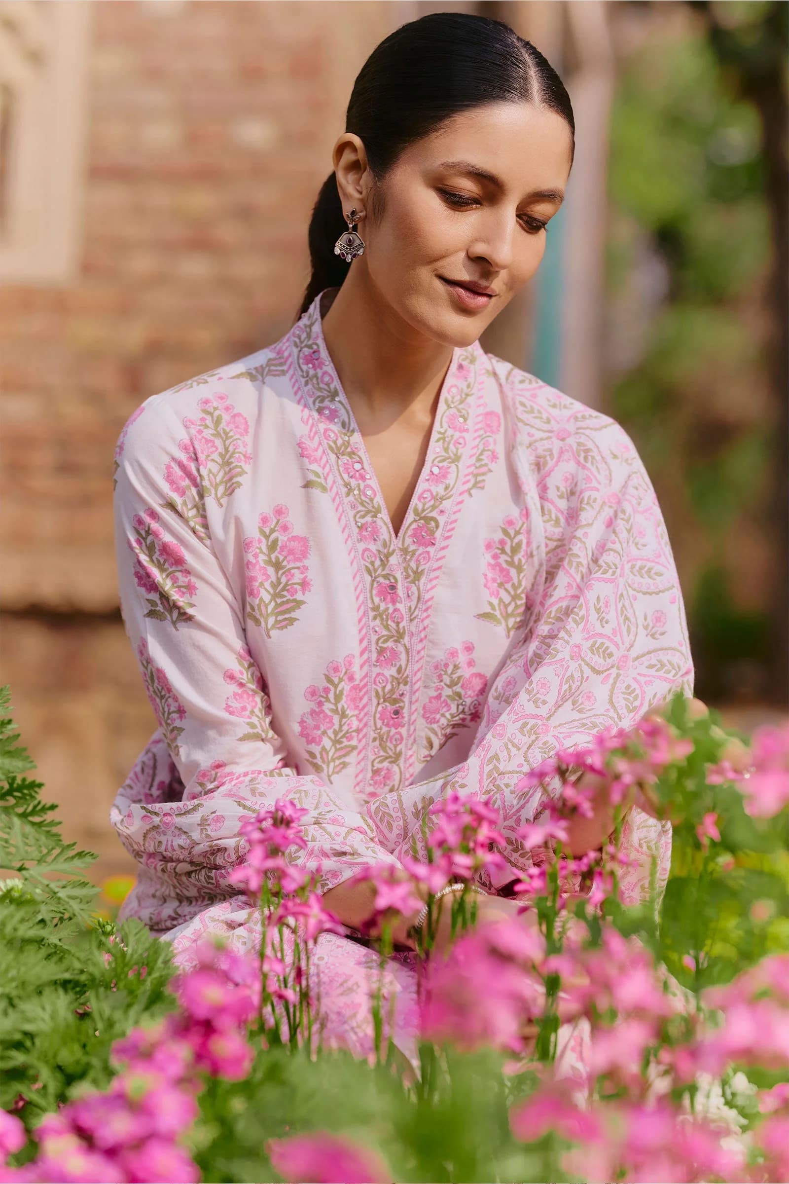 Gulbahar Zubeida Sanganeri Kurta