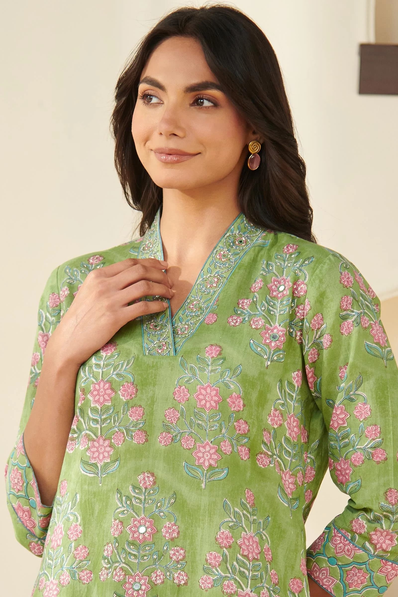 Gulbarg Mumtaz Kurta