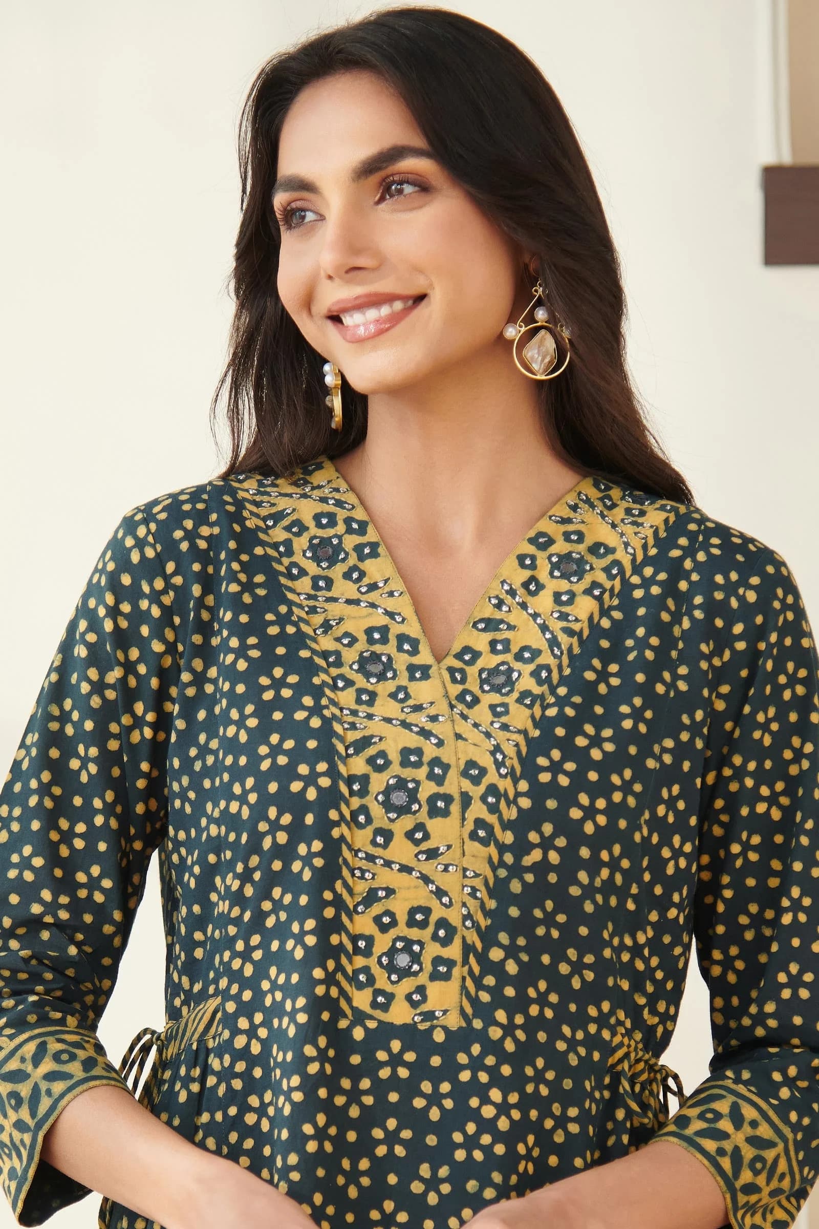 Sehra Nikhat Kurta