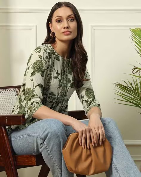 Women Floral Print Regular Fit Top - view 3