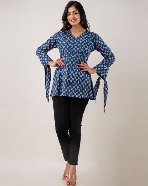 Women Regular Fit Floral Top - view 4